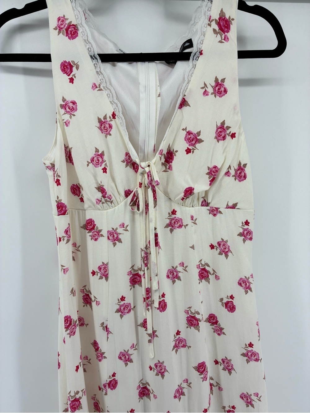 Floral Tie-Front Maxi Dress in White with Pink Roses Cottagecore - Picture 5 of 14